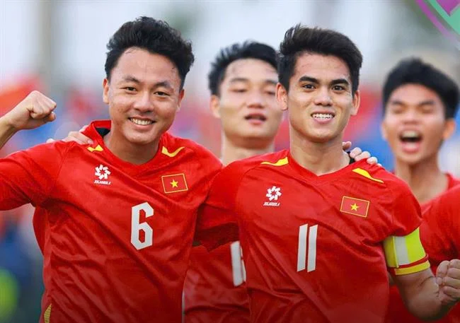 Hoàn trả đá gà